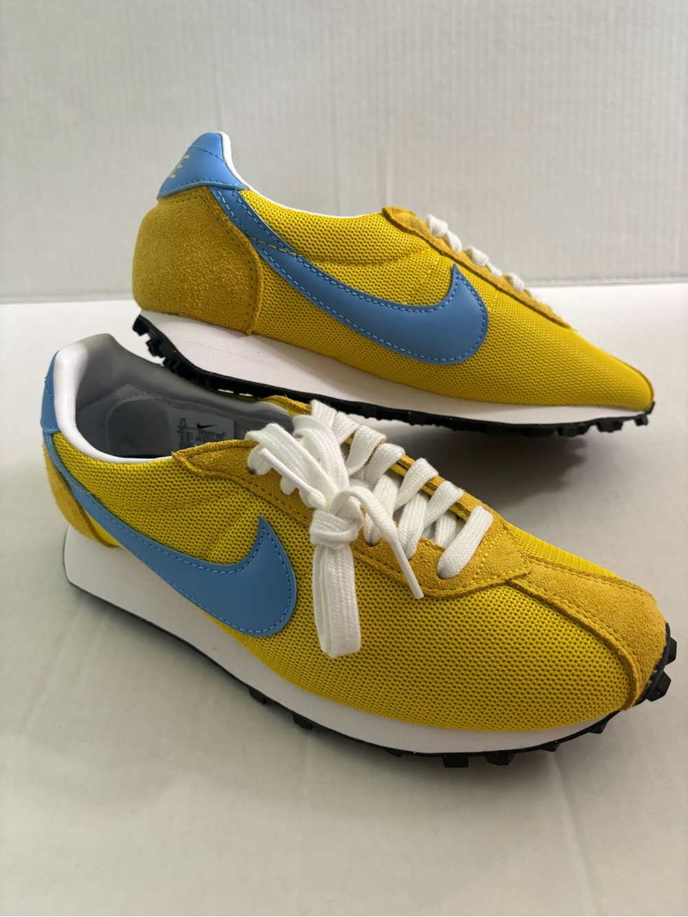 New!  Nike W LD-100 sport shoes W7.5/M6 yellow